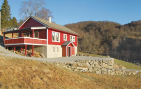 Гостиница Holiday home Matre Baugevegen  Матре